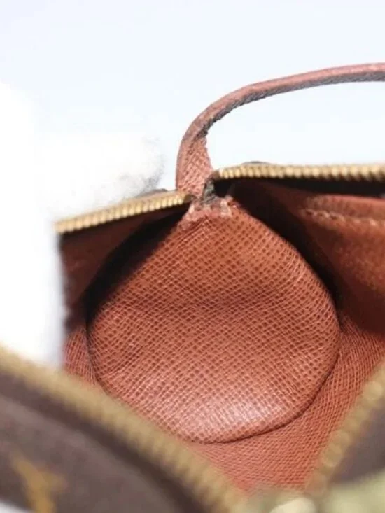 LOUIS VUITTON Monogram Papillon Pouch LV Auth - Picture 14 of 16